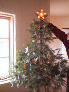 Reusable Christmas Tree Trunk Craft Image